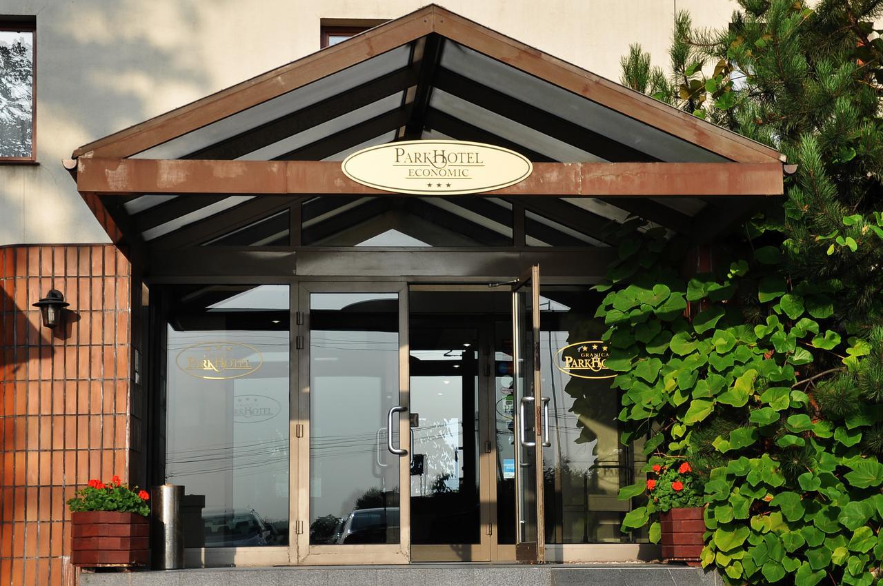 Parkhotel Economic Wielka Wies  Exterior foto